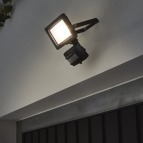 Projecteur à fixer à détection module led 2700 Lm anthracite Yonkers INSPIRE